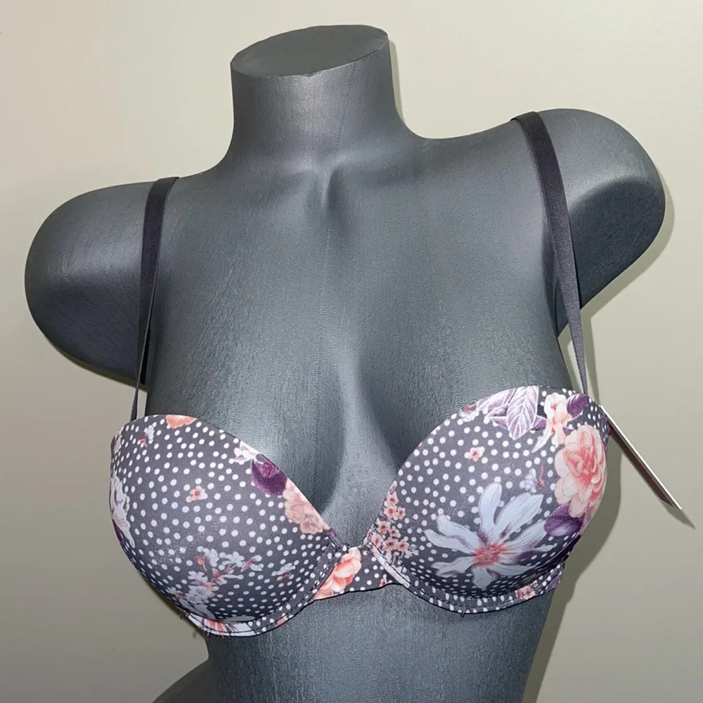 Super Push Up Multi-way Strapless Bra 3 Hooks. Ilys Lumie Brand & Silicon Band.